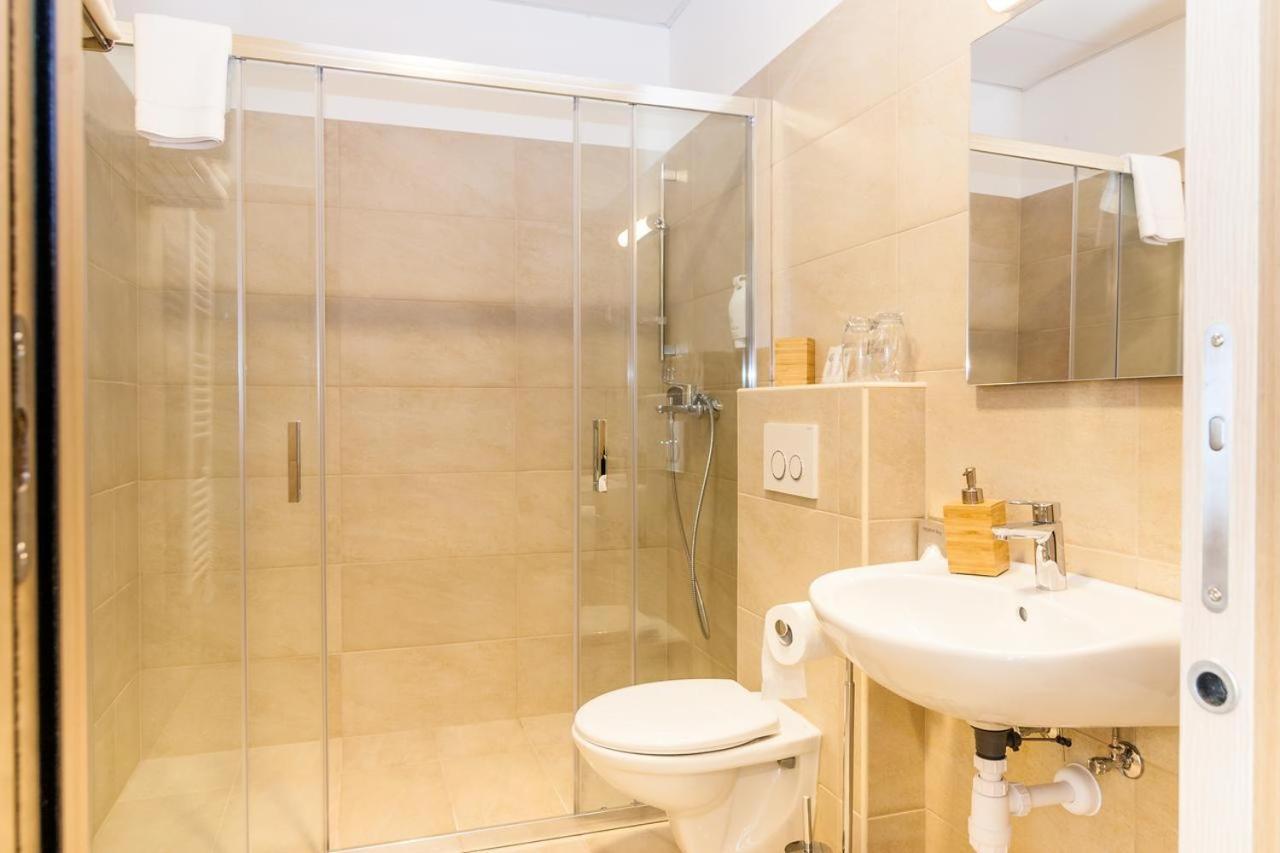 Via Domus Hotel Split Buitenkant foto