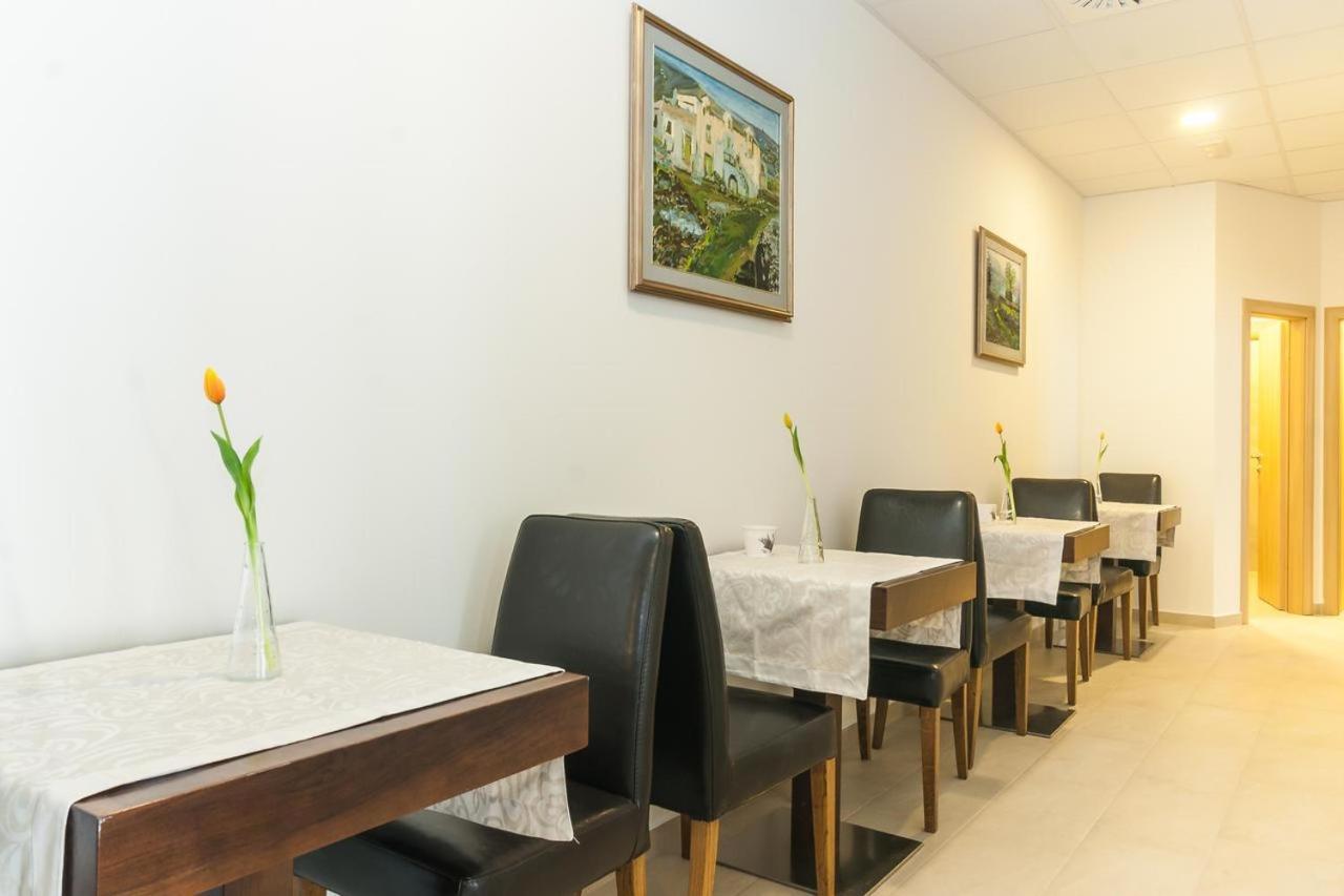 Via Domus Hotel Split Buitenkant foto