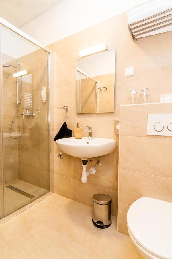 Via Domus Hotel Split Buitenkant foto