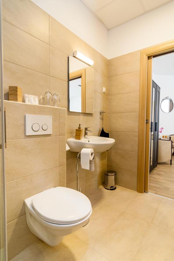 Via Domus Hotel Split Buitenkant foto